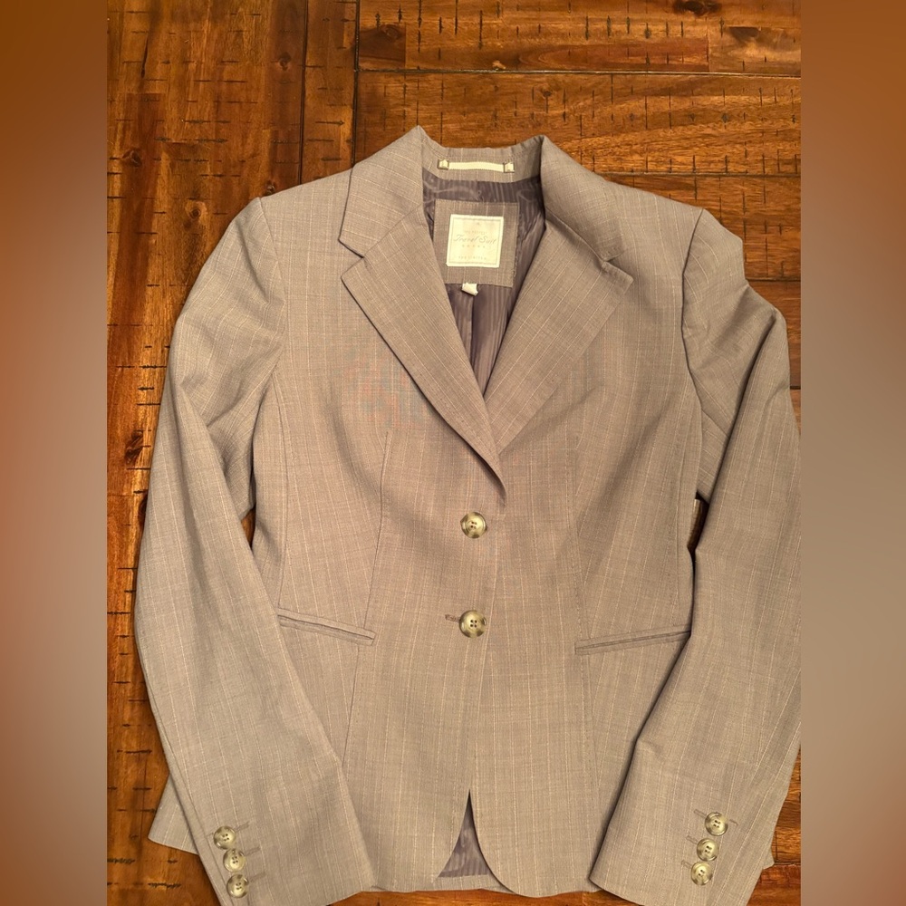 The Limited Perfect Traveling Suit Blazer - Wool Blend Size 8